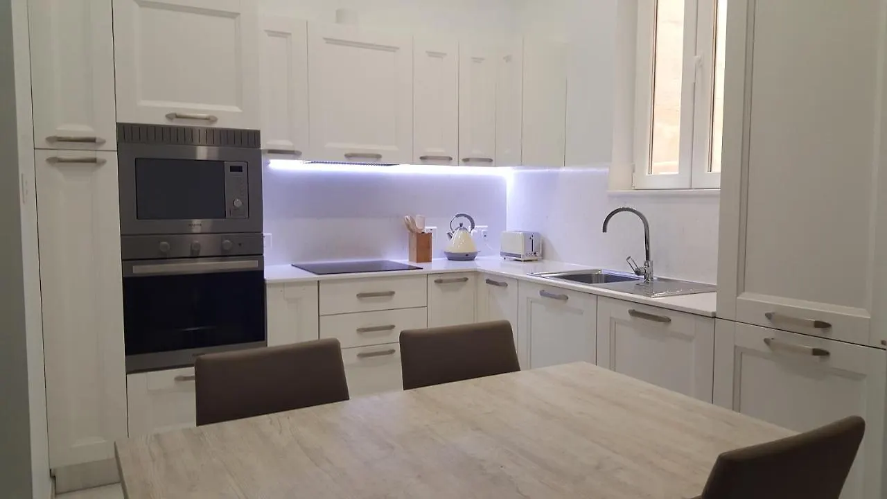 Ivory Suite Valletta Apartment